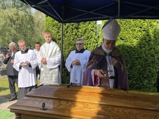 Pogrzeb śp. ks. Witolda Włocha w rodzinnej Rajczy