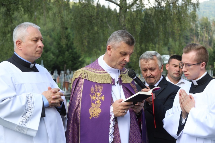 Pogrzeb śp. ks. Witolda Włocha w rodzinnej Rajczy