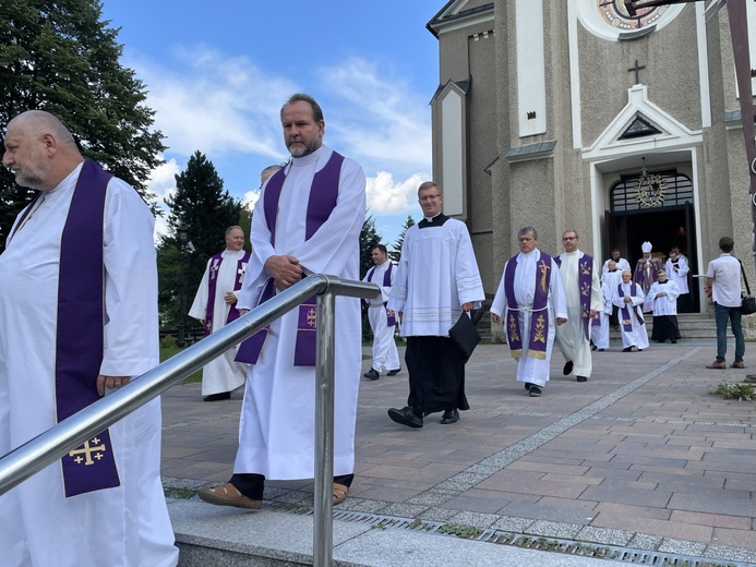 Pogrzeb śp. ks. Witolda Włocha w rodzinnej Rajczy