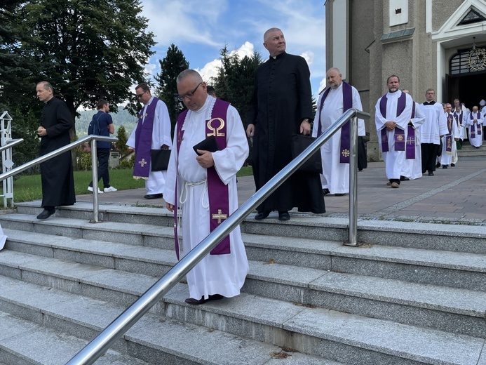 Pogrzeb śp. ks. Witolda Włocha w rodzinnej Rajczy