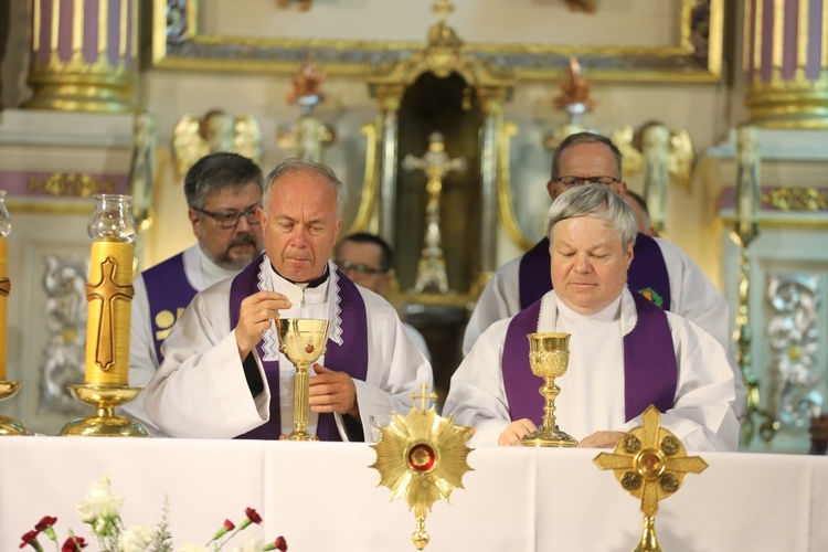 Pogrzeb śp. ks. Witolda Włocha w rodzinnej Rajczy