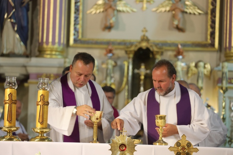 Pogrzeb śp. ks. Witolda Włocha w rodzinnej Rajczy