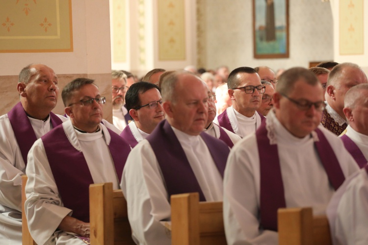 Pogrzeb śp. ks. Witolda Włocha w rodzinnej Rajczy