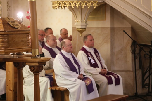 Pogrzeb śp. ks. Witolda Włocha w rodzinnej Rajczy