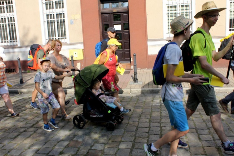 Pielgrzymka na Jasną Górę cz. 1   