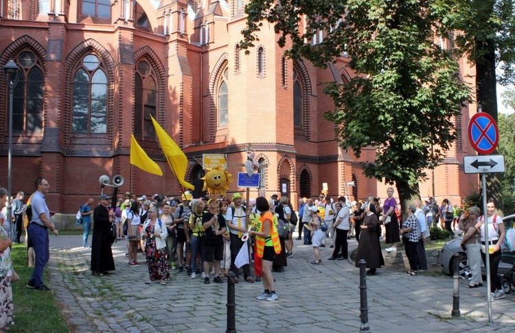 Pielgrzymka na Jasną Górę cz. 1   