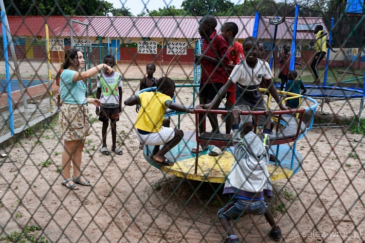 Salezjańscy wolontariusze na misjach. Gambia 2022