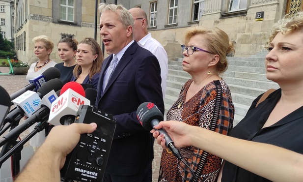 Śląskie. Posłowie Koalicji Obywatelskiej kontrolują pracę urzędów. Chodzi o skażenie Odry