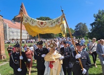 Procesja eucharystyczna.