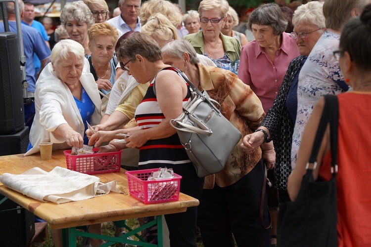 V Pielgrzymka Żywego Różańca i czcicieli Matki Bożej do Henrykowa