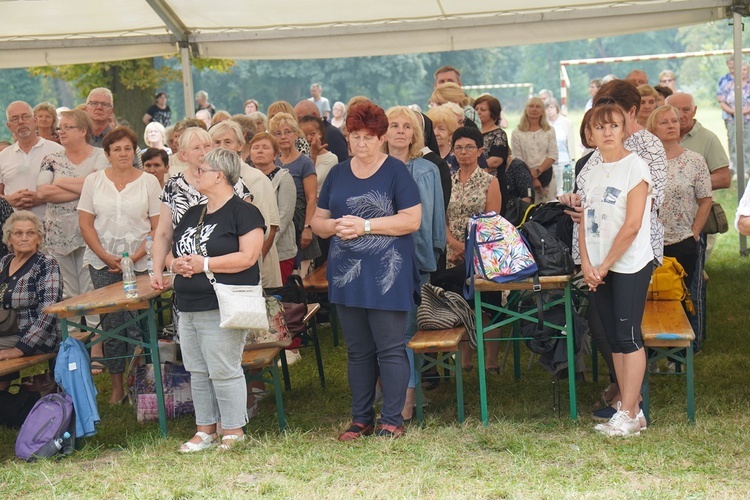 V Pielgrzymka Żywego Różańca i czcicieli Matki Bożej do Henrykowa