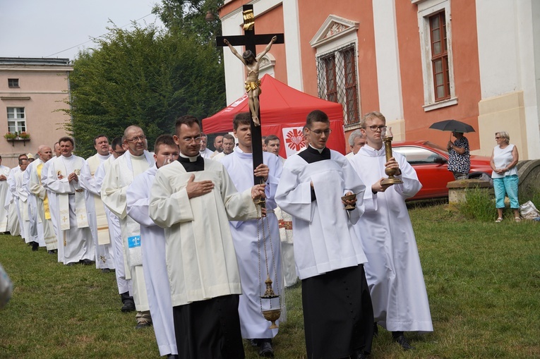 V Pielgrzymka Żywego Różańca i czcicieli Matki Bożej do Henrykowa