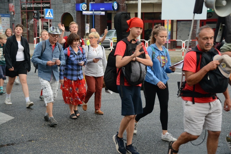 16 km przed Jasną Górą