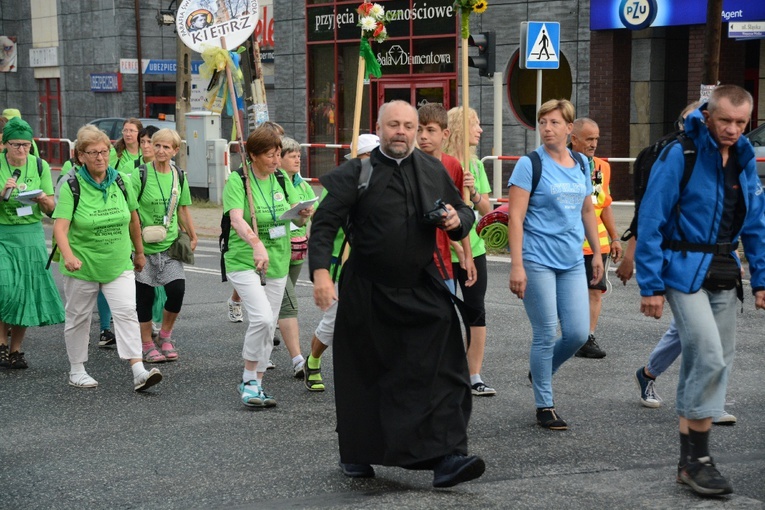 16 km przed Jasną Górą