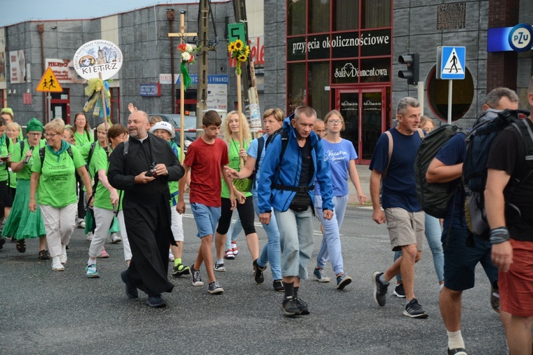 16 km przed Jasną Górą