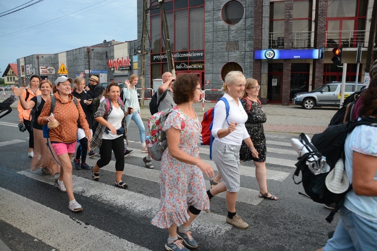 16 km przed Jasną Górą