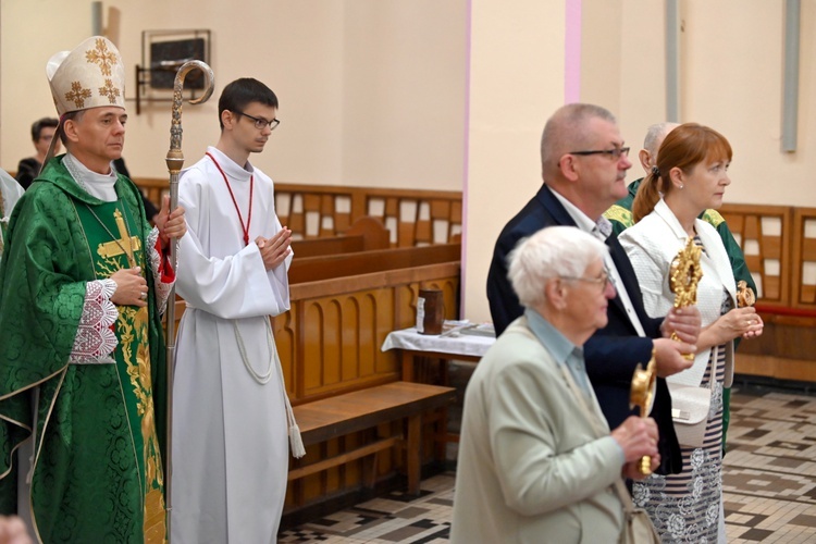 Wałbrzych. Wprowadzenie relikwii trojga mieszkańców nieba