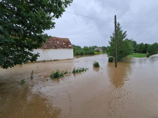 Dwa powiaty na terenie diecezji walczą z podtopieniami 