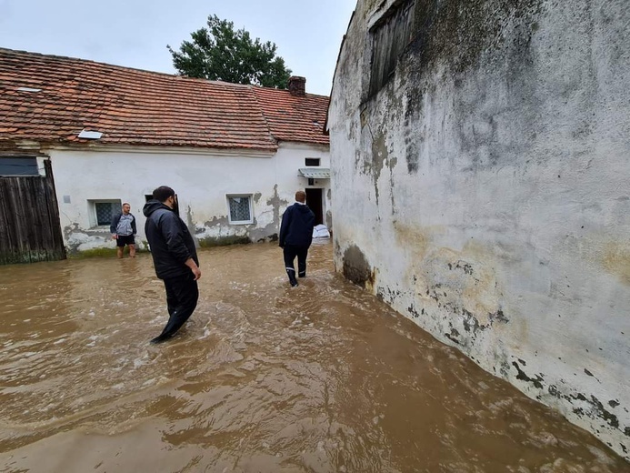 Dwa powiaty na terenie diecezji walczą z podtopieniami 