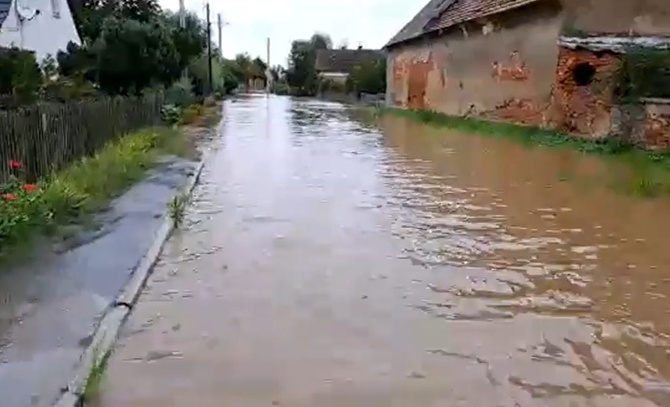 Dwa powiaty na terenie diecezji walczą z podtopieniami 