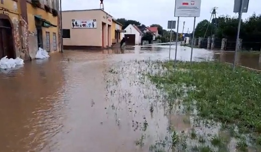 Dwa powiaty na terenie diecezji walczą z podtopieniami 