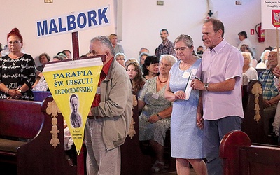 Do Malborka przybyły osoby z całej Polski, w tym liczna grupa z naszej diecezji. 