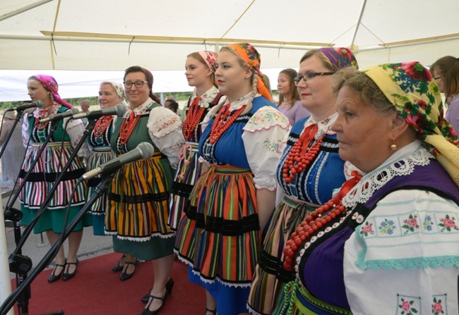 Doroczna modlitwa przy kaplicy Matki Bożej Pięknej Miłości