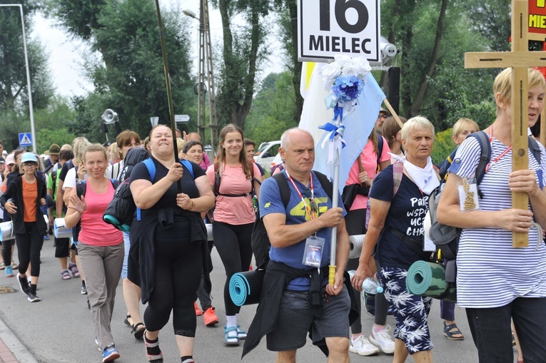 Grupa 16 i 18
