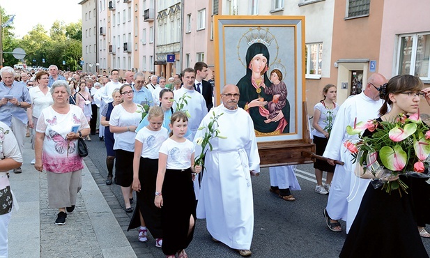 Nie obrazy są adresatami zanoszonych przed nimi modlitw, ale Osoby, które przedstawiają.