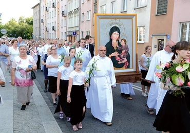 Nie obrazy są adresatami zanoszonych przed nimi modlitw, ale Osoby, które przedstawiają.