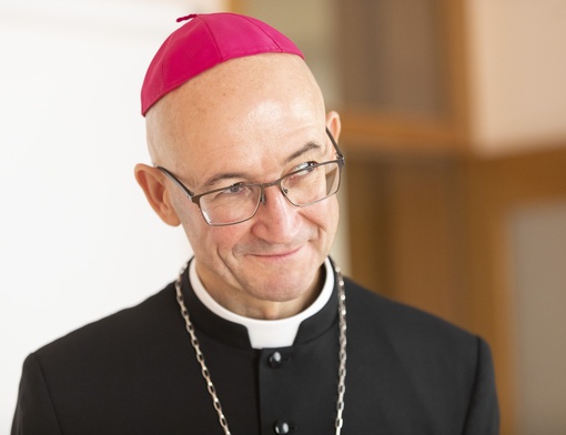 Abp Galbas: Trzeba poważniejszego zaangażowania w synod