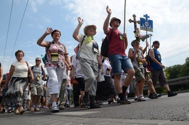 Każdy komu piesza pielgrzymka jest szczególnie bliska jest zaproszony do parafii św. Andrzeja Boboli.