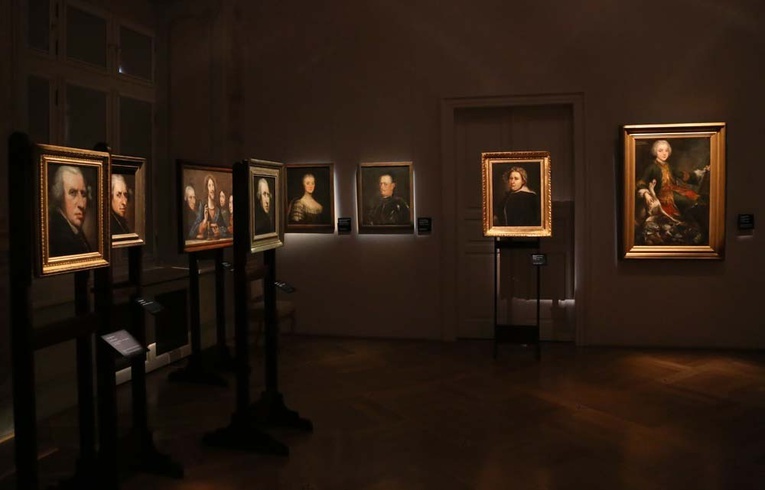 Wystawa portretów Augustyna Mirysa