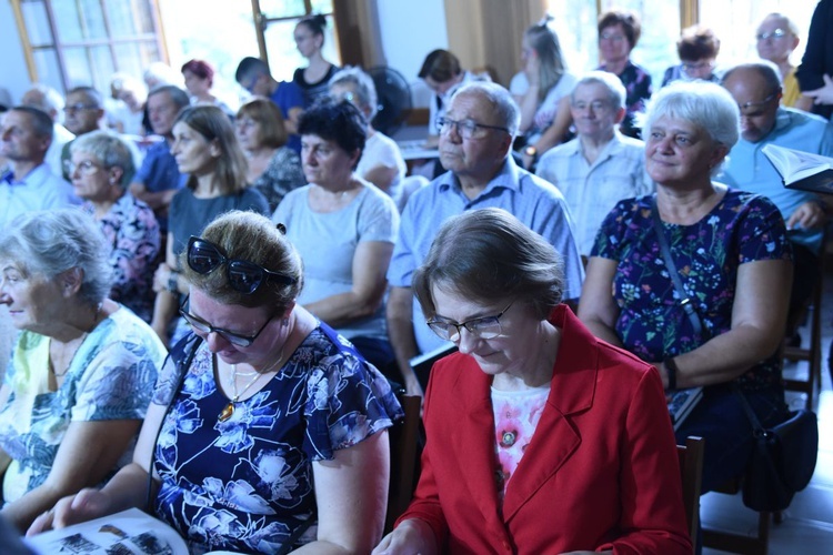 Promocja książki o parafii w Marcinkowicach