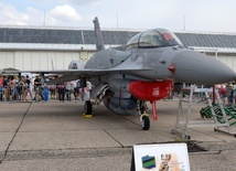 F-16 - myśliwiec 4. generacji; w polskich siłach zbrojnych od 2006 roku. Już kilkakrotnie można go było oglądać na pokazach i wystawach lotniczych w Radomiu.