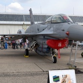 F-16 - myśliwiec 4. generacji; w polskich siłach zbrojnych od 2006 roku. Już kilkakrotnie można go było oglądać na pokazach i wystawach lotniczych w Radomiu.