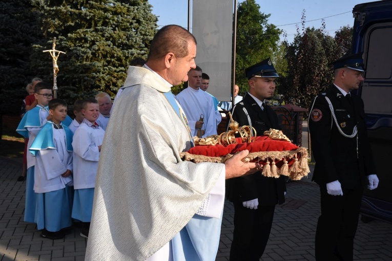 Archanioł w Dąbrówkach Breńskich