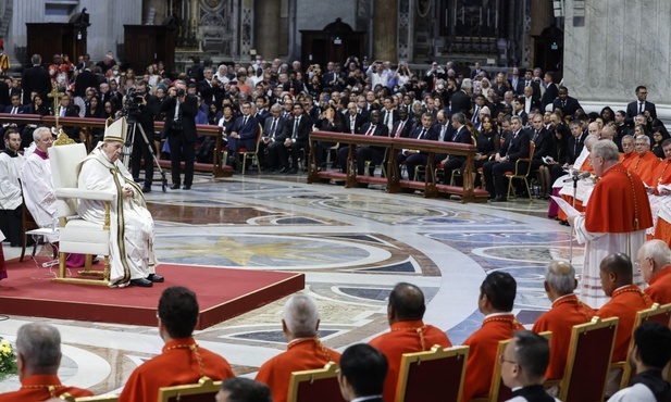 Franciszek na konsystorzu o obowiązkach kardynałów