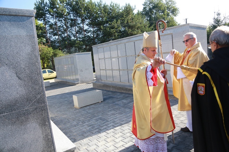 Poświęcenie cmentarza w Nawojowej