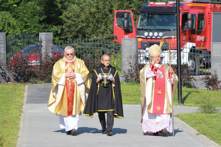 Poświęcenie cmentarza w Nawojowej