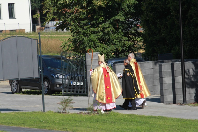 Poświęcenie cmentarza w Nawojowej