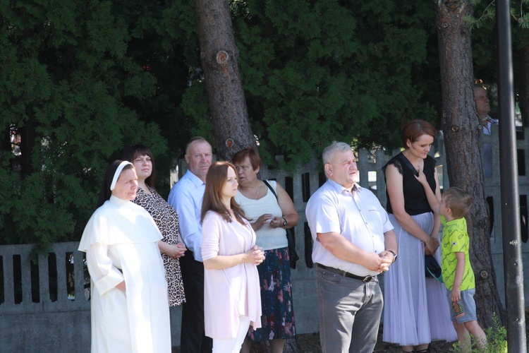 Poświęcenie cmentarza w Nawojowej