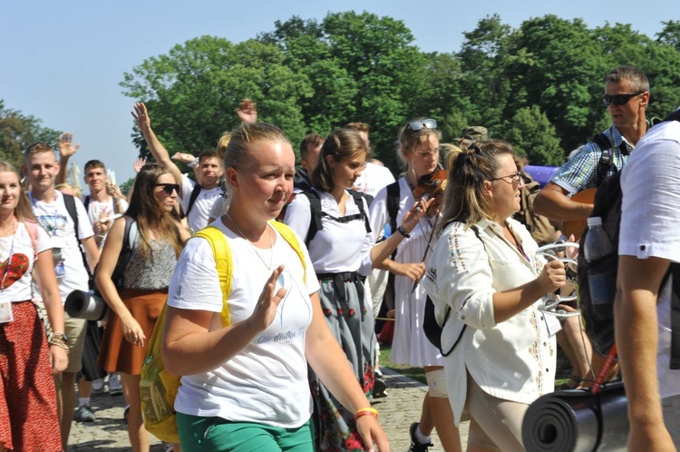 Grupa 25 - wejście