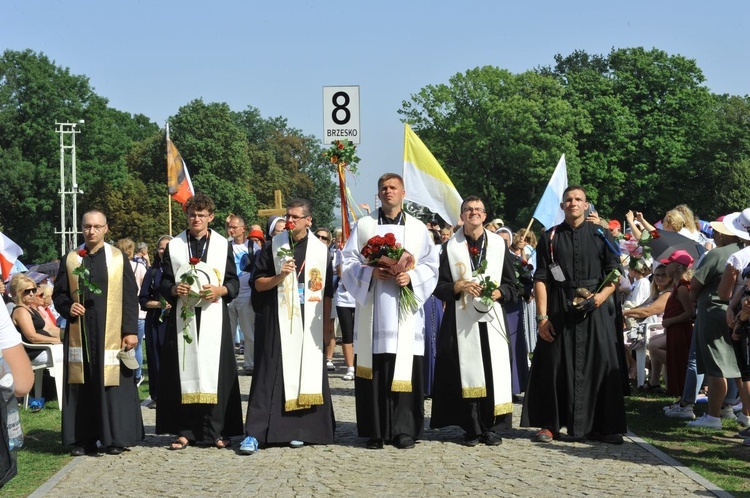 Grupa 8 - wejście