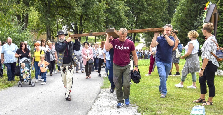 Droga Krzyżowa w Jamnicy