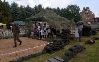 Festyn wojskowy i koncert w Kałkowie-Godowie
