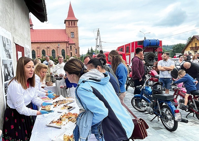 ▲	Parafialne atrakcje przyciągnęły tłumy…