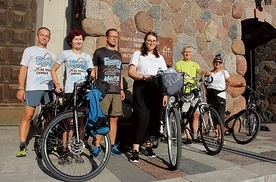 ▲	Upał nie przeszkodził pątnikom w pokonaniu 42 km.