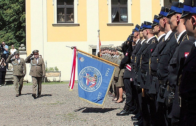 ▼	Uroczystość na dziedzińcu Pocysterskiego Zespołu Klasztorno-Pałacowego. 