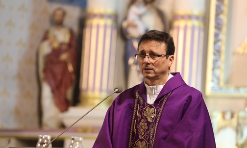 Na pogrzebie w Rajczy o swoim o rok starszym przyjacielu mówił pochodzący również z tej parafii ks. kan. Jerzy Ryłko.